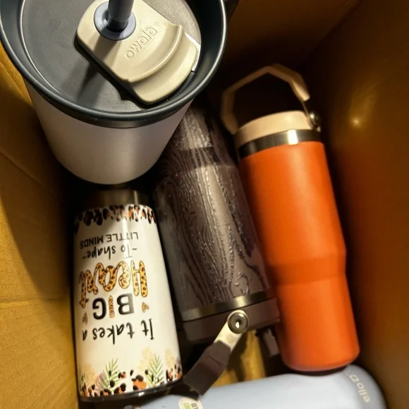 small assorted water bottle box - Picture 4 of 6